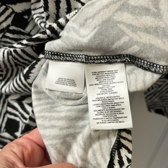 Jones New York Long Sleeve V-Neck Top Black/White Size S - Picture 6 of 11